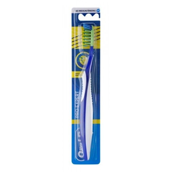 ORAL-B BROSSE À DENTS PRO-EXPERT ANTI-BACTERIAL SOUPLE - MÉDIUM